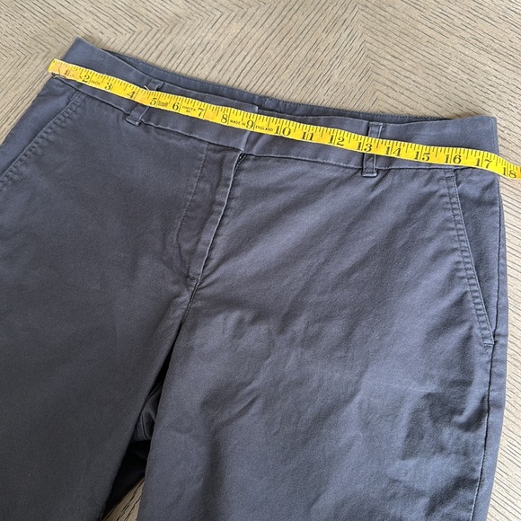 Ann Taylor LOFT - 10" Gray Tailored Women’s Bermuda Shorts - SZ 6 Julie/Curvy - Picture 4 of 9